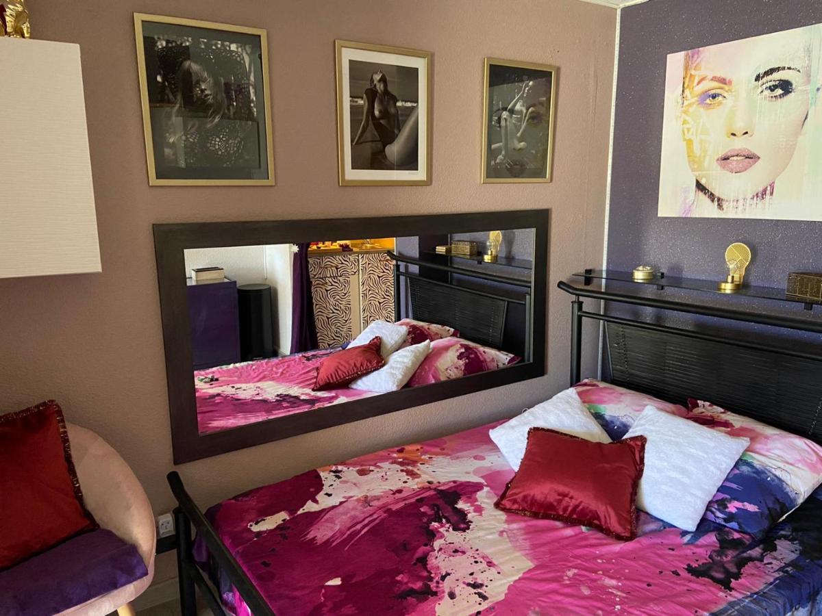 אגדה Purple Secret Naturiste מראה חיצוני תמונה